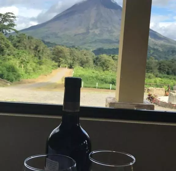 ホテル Arenal Roca Suites
