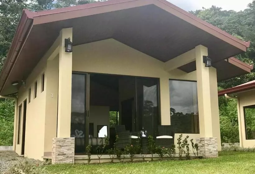 ホテル Arenal Roca Suites