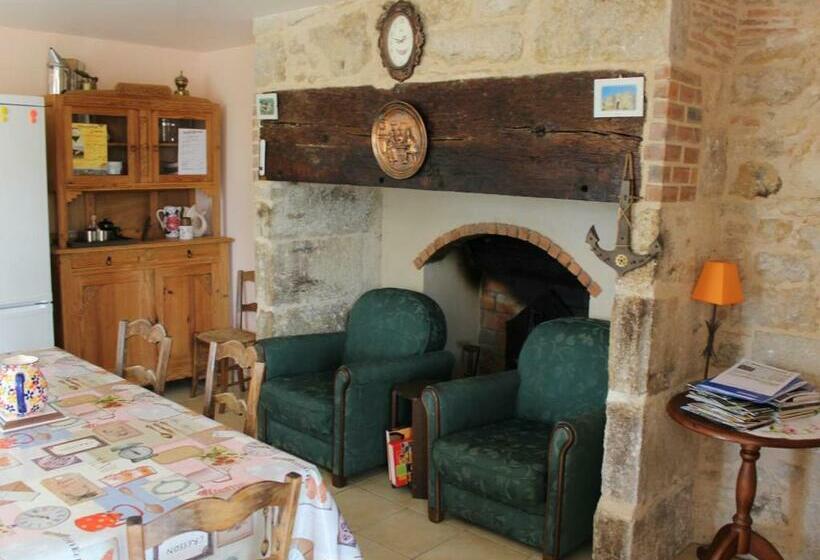 酒店 Gîte Familial Avec Cheminée, Ping Pong, Près De La Grotte De Tourtoirac Et Du Château De Hautefort