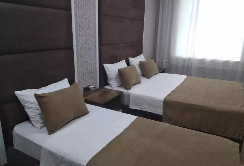 مُتل Allseasons Hotel Gabala With A Hot Outdoor Pool ,sauna And Waterfall
