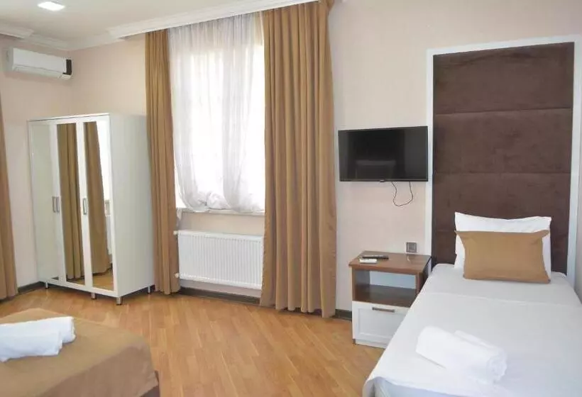 مُتل Allseasons Hotel Gabala With A Hot Outdoor Pool ,sauna And Waterfall