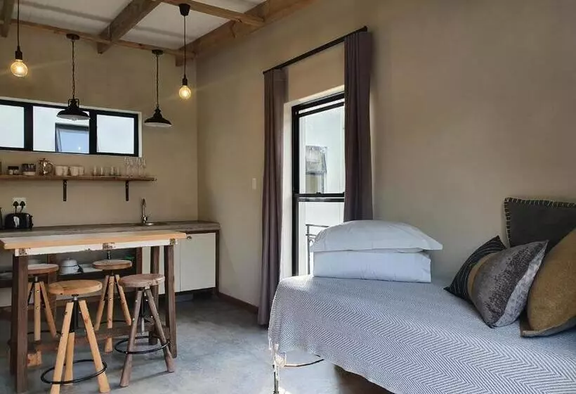 Majatalo Avo&oak Guesthouse