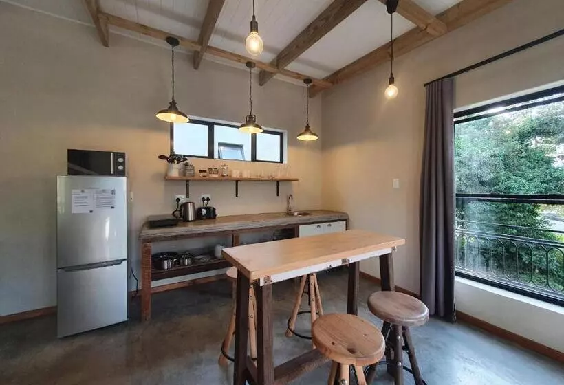 Majatalo Avo&oak Guesthouse