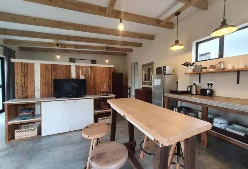 Majatalo Avo&oak Guesthouse