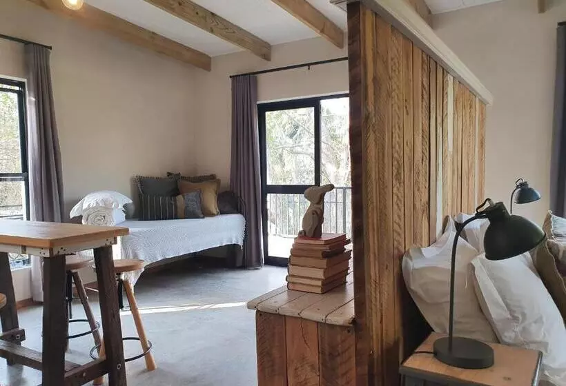 Majatalo Avo&oak Guesthouse