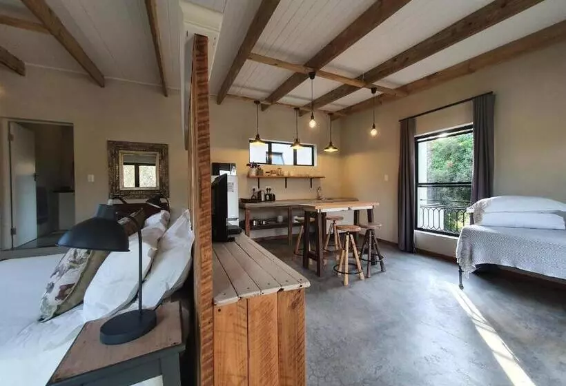 Majatalo Avo&oak Guesthouse