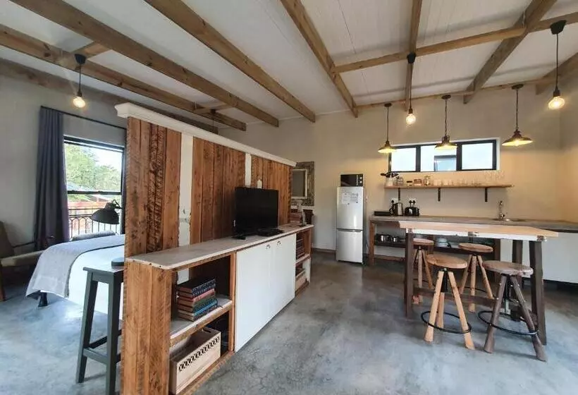 Majatalo Avo&oak Guesthouse