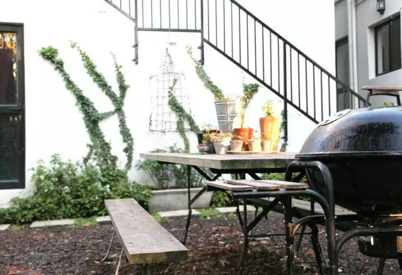 Majatalo Avo&oak Guesthouse