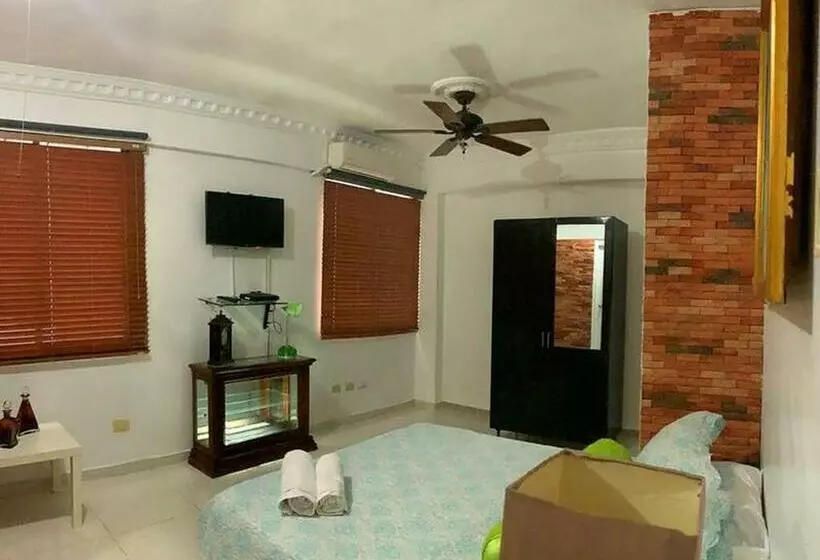 پانسیون Room In Condo   Malecon Premium Rooms