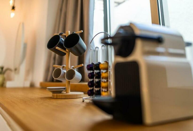 Rooms Unique Staying In Paphos Centre