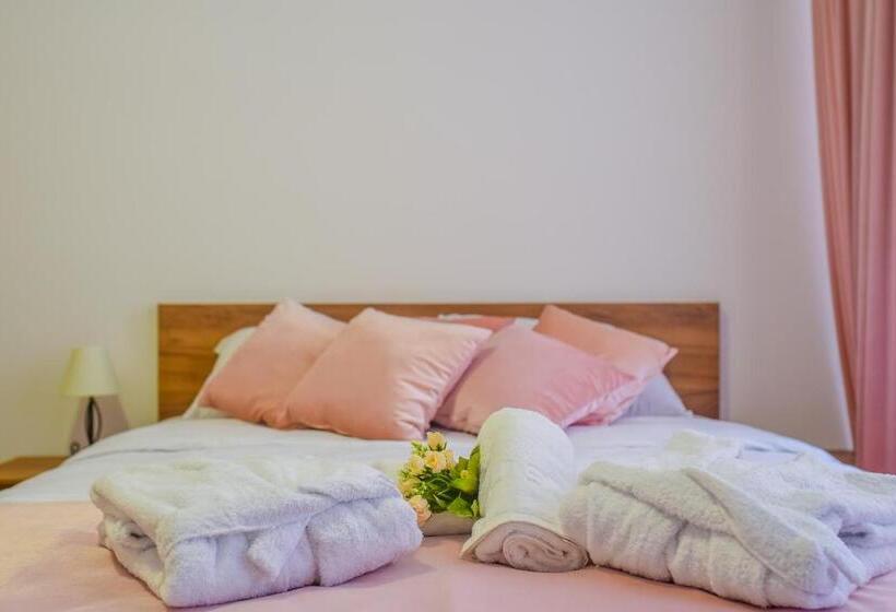 هاستل Užički Konak