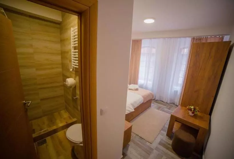 هاستل Užički Konak