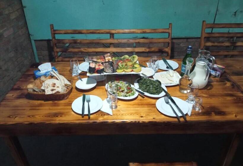 تختخواب و صبحانه Aga