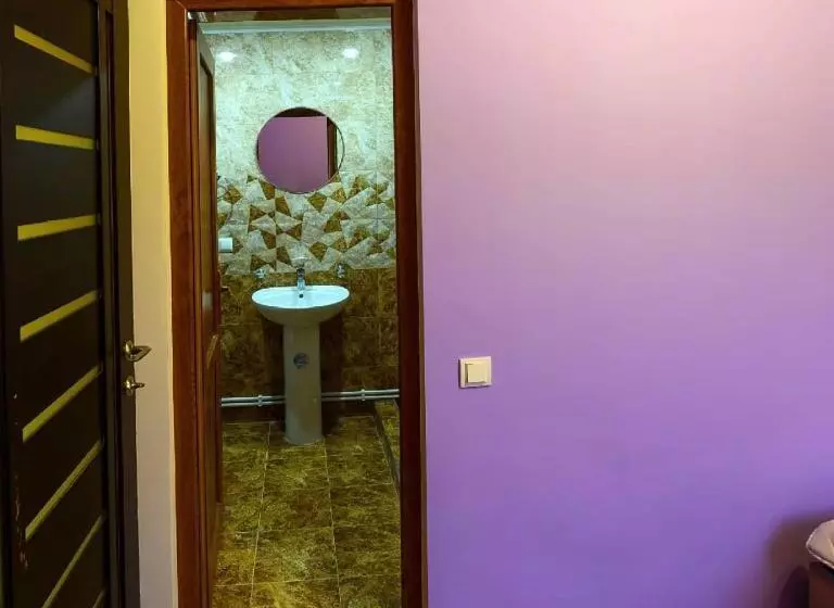 تختخواب و صبحانه Aga