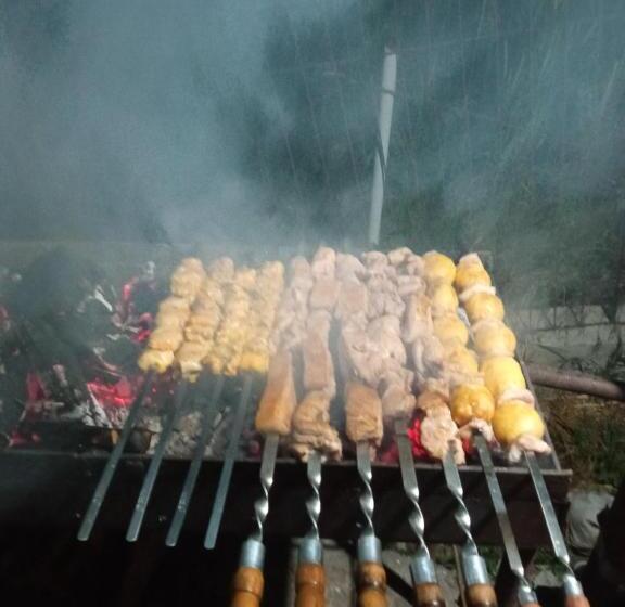 تختخواب و صبحانه Aga