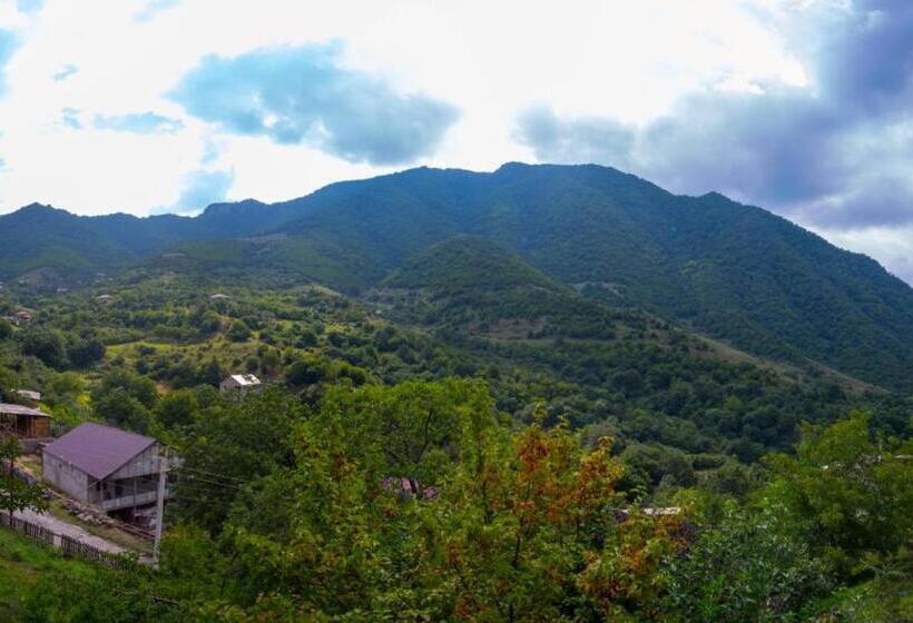 تختخواب و صبحانه Aga