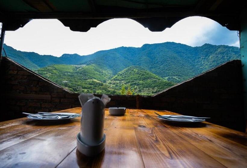 تختخواب و صبحانه Aga