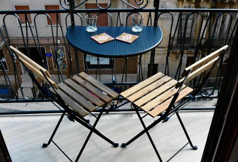 مبيت وإفطار Domus Aleria Deluxe Rooms