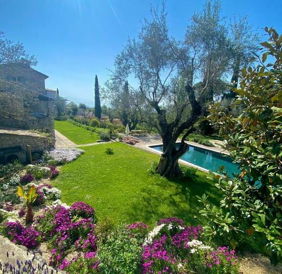 住宿加早餐 L'effrontée