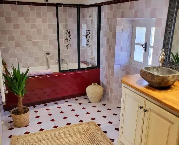 Aamiaismajoitus (B&B) L'effrontée