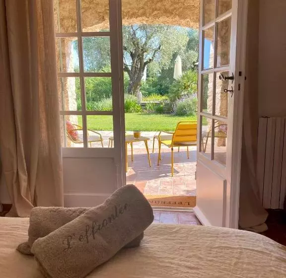 Aamiaismajoitus (B&B) L'effrontée