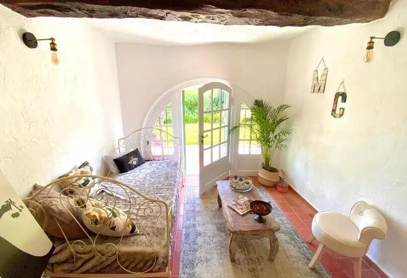 Aamiaismajoitus (B&B) L'effrontée