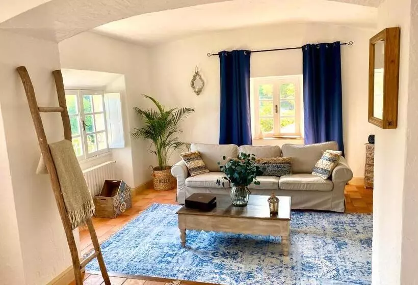 Aamiaismajoitus (B&B) L'effrontée