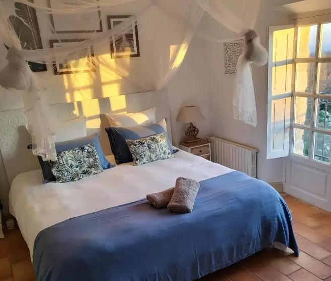 Aamiaismajoitus (B&B) L'effrontée