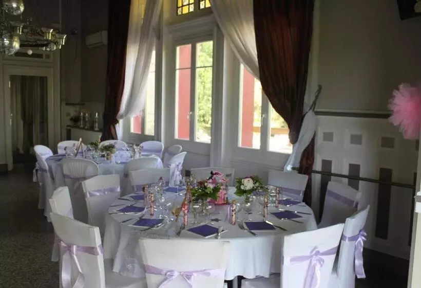 Hotelli La Garenne De Morestel