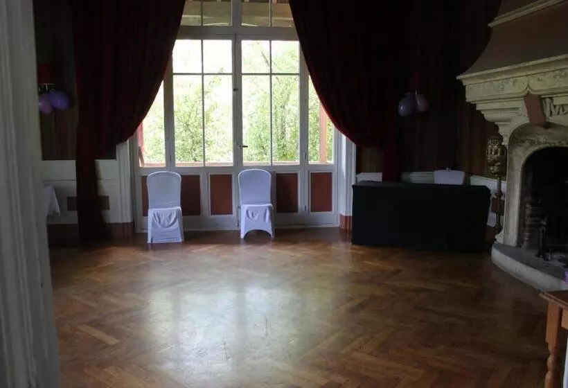 Hotelli La Garenne De Morestel