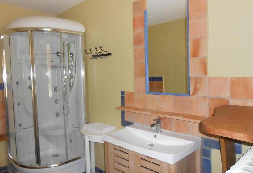 בית מלון כפרי La Garenne De Morestel