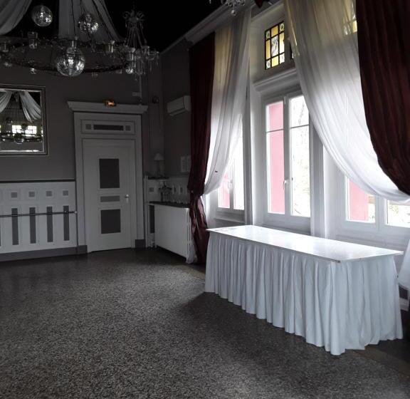 בית מלון כפרי La Garenne De Morestel