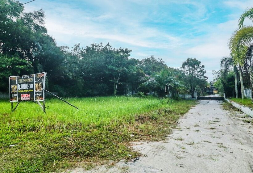 Oyo 90490 Hotel Nyi Rindang