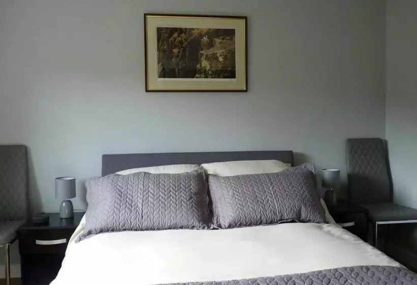 پانسیون Tanleys B&b