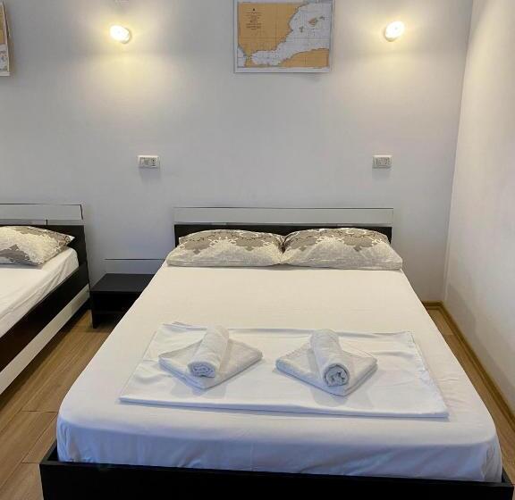 Пансион Vila Cochilia Costinesti Ultracentral 3 Stele