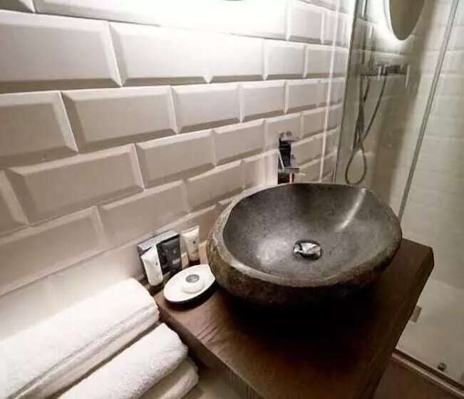 تختخواب و صبحانه Ginevra Boutique Rooms   Palazzo Leosini   Residenze D Epoca