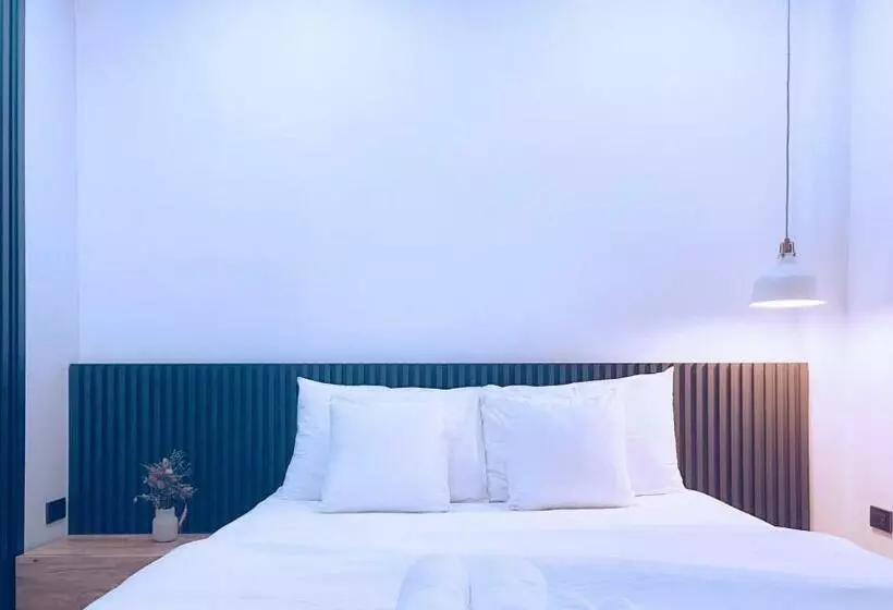 Hlangkha Hostel   หลังคา โฮสเทล