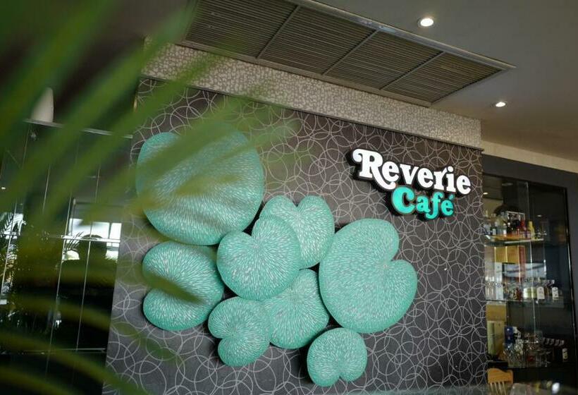 Отель Chaisaeng Palace