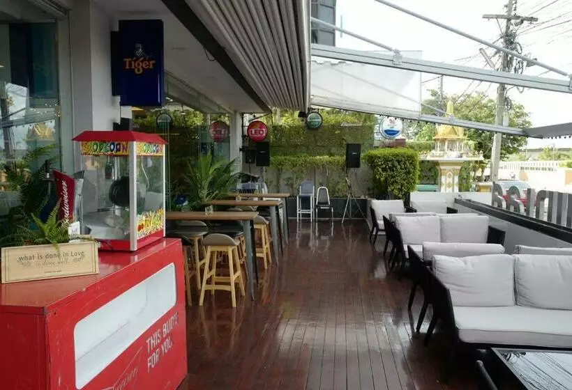 ホテル Chaisaeng Palace