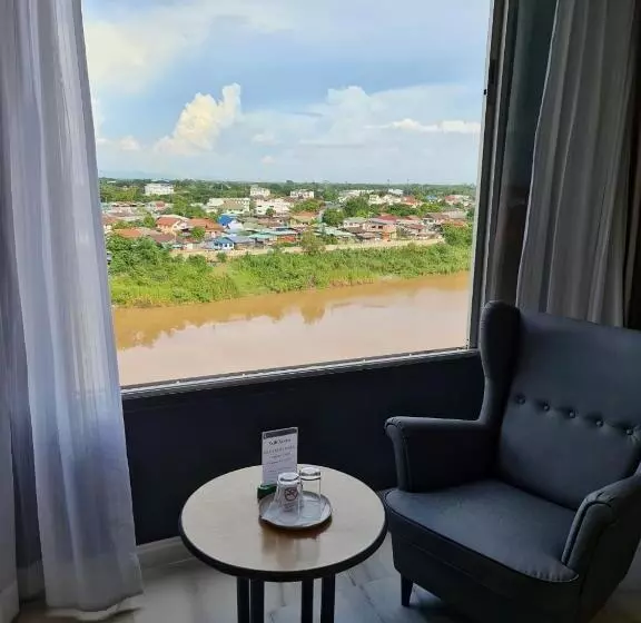 ホテル Chaisaeng Palace