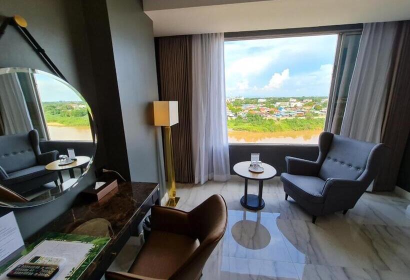 Отель Chaisaeng Palace