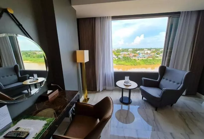 ホテル Chaisaeng Palace