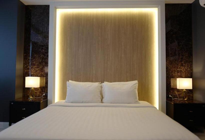 Отель Chaisaeng Palace