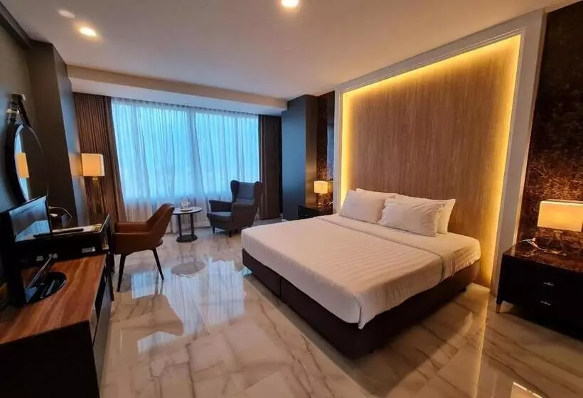 ホテル Chaisaeng Palace