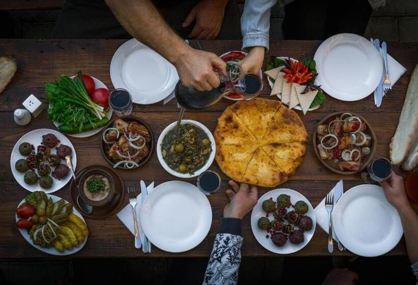 Szálloda History • სასტუმრო ისტორია