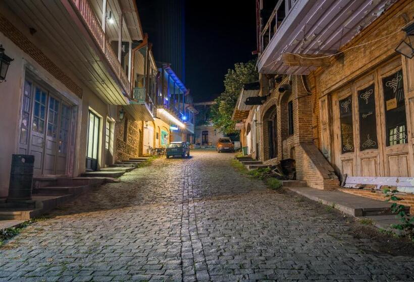 Szálloda History • სასტუმრო ისტორია