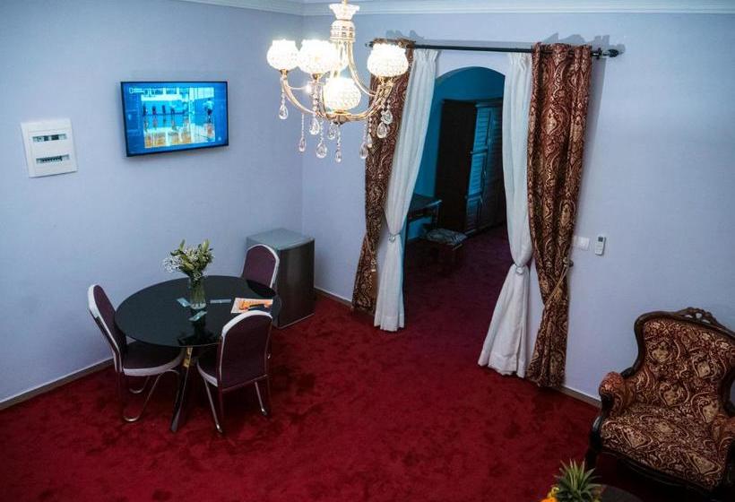 هتل Relaxe Palace