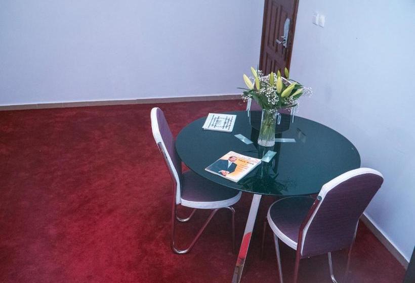 هتل Relaxe Palace