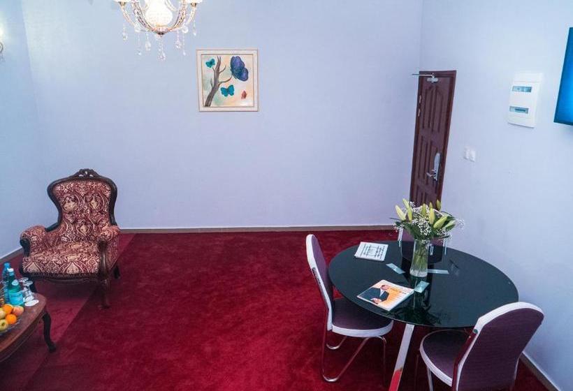 هتل Relaxe Palace