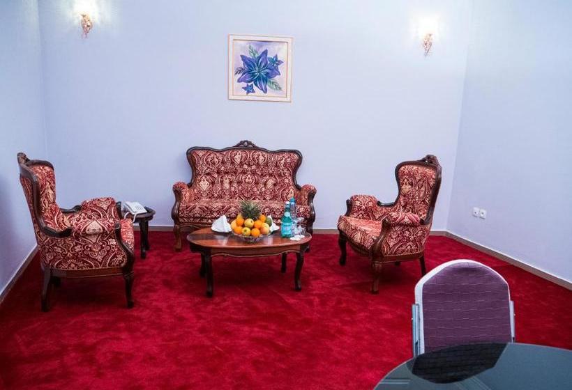 هتل Relaxe Palace